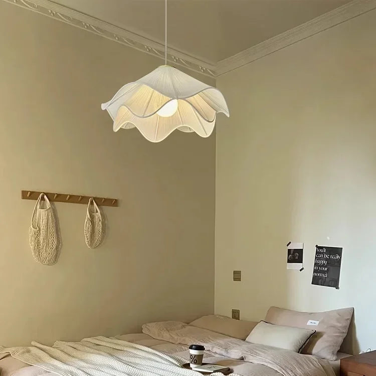 Petala Wave Pendant Light