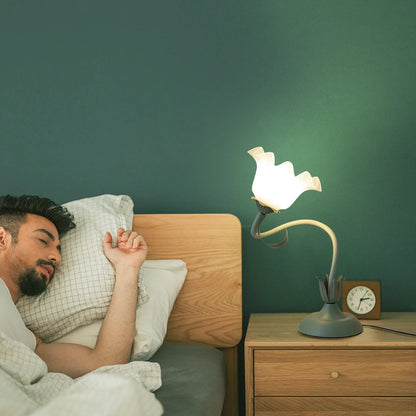 Delicate Flower Table Lamp
