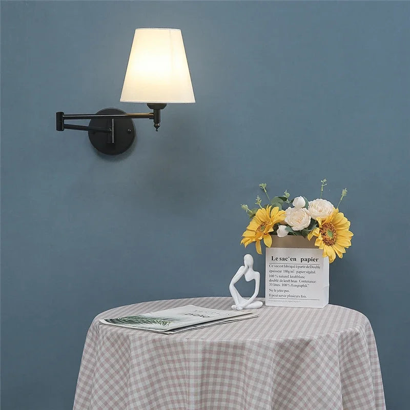 Classic Articulated Wall Lamp